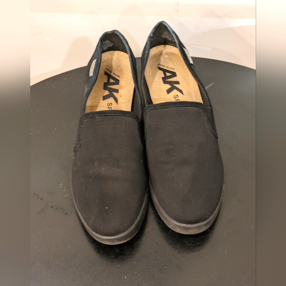 Anne Klein Slip Sport Shoes. Size 8 Medium